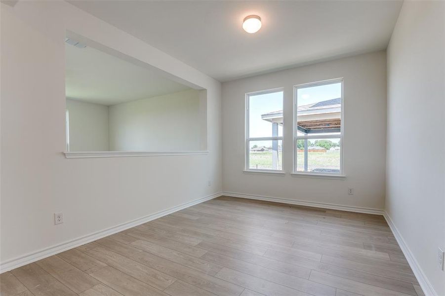 Spacious, unfurnished interior of a new home in Cottonwood Creek, Seagoville (Image 20). Spacious, unfurnished interior of a new home in Cottonwood Creek, Seagoville (Image 20).