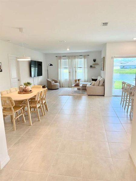 Furnished interior view inside a new home in , Kissimmee (Image 9).