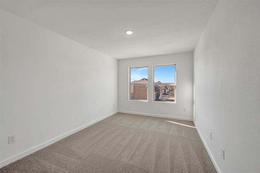 Spacious, unfurnished interior of a new home in Rolling Ridge, Van Alstyne (Image 21).