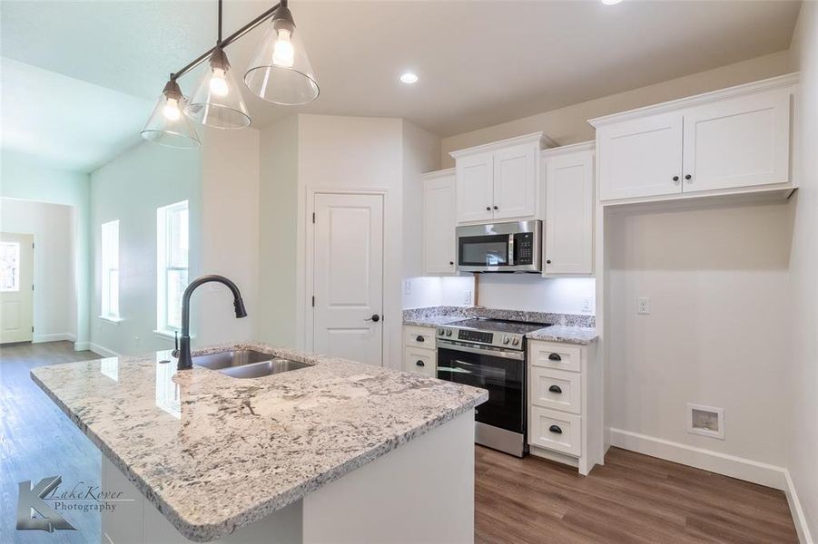 Furnished interior view inside a new home in , Abilene (Image 4).