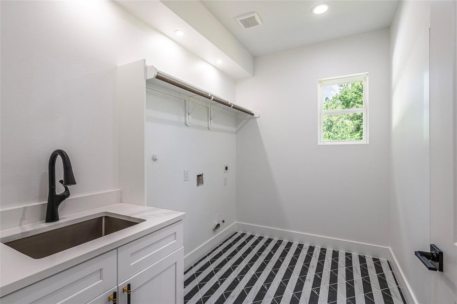 Furnished interior view inside a new home in , Dayton (Image 7).