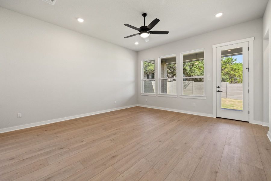 Spacious, unfurnished interior of a new home in Wolf Ranch, Georgetown (Image 26).