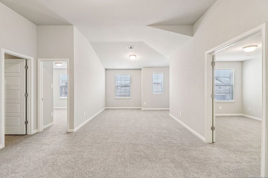 Spacious, unfurnished interior of a new home in Sagebrooke - Premier Series, San Antonio (Image 38).