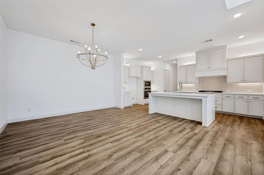 Spacious, unfurnished interior of a new home in , Frisco (Image 24).
