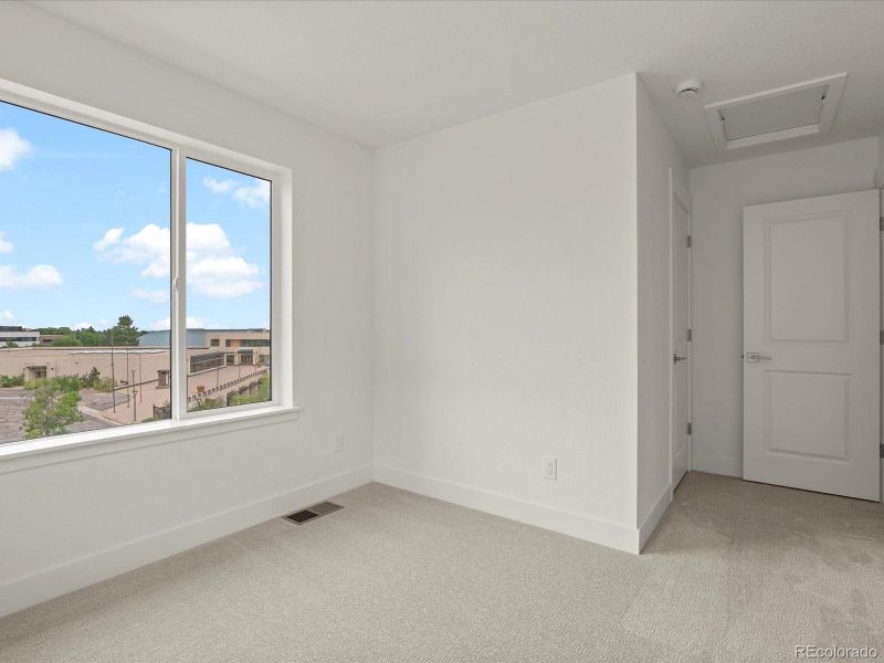 Spacious, unfurnished interior of a new home in Ascent at Inverness, Englewood (Image 26).