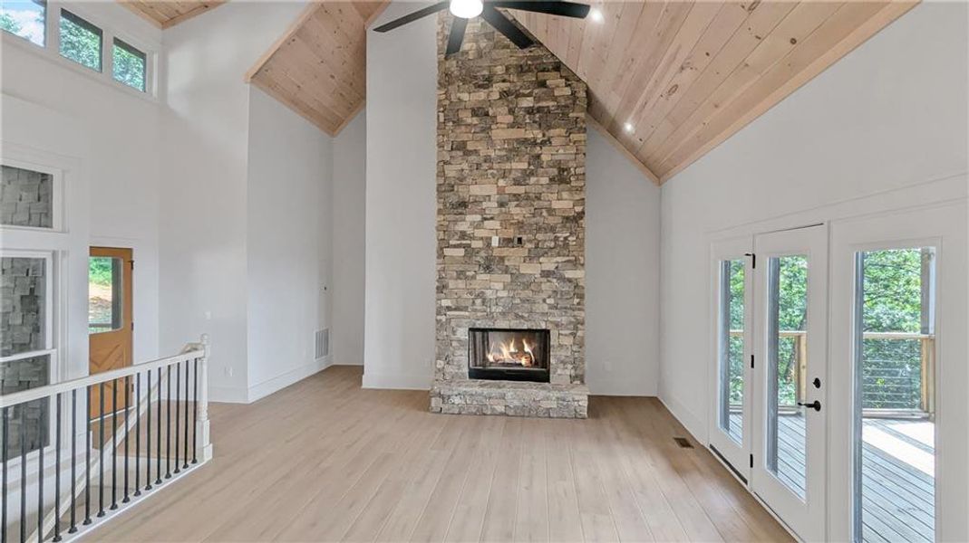 Spacious, unfurnished interior of a new home in , Jasper (Image 26).