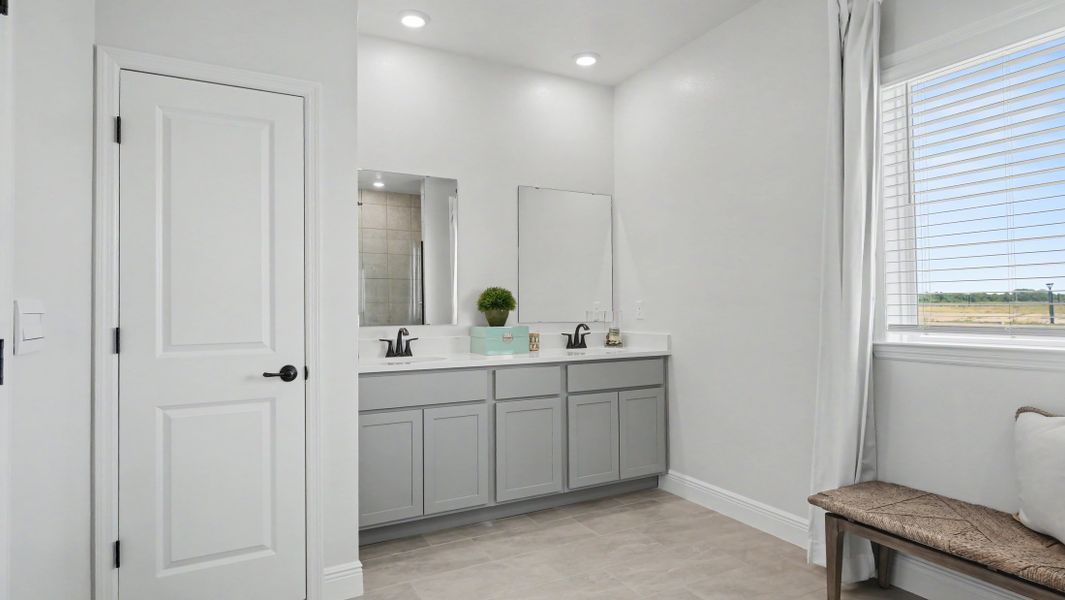 Representative furnished interior of a home built from the Drexel by Maronda Homes in Labelle, Labelle (Image 42).