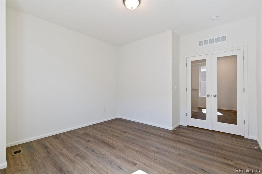 Spacious, unfurnished interior of a new home in Farmlore, Brighton (Image 12).
