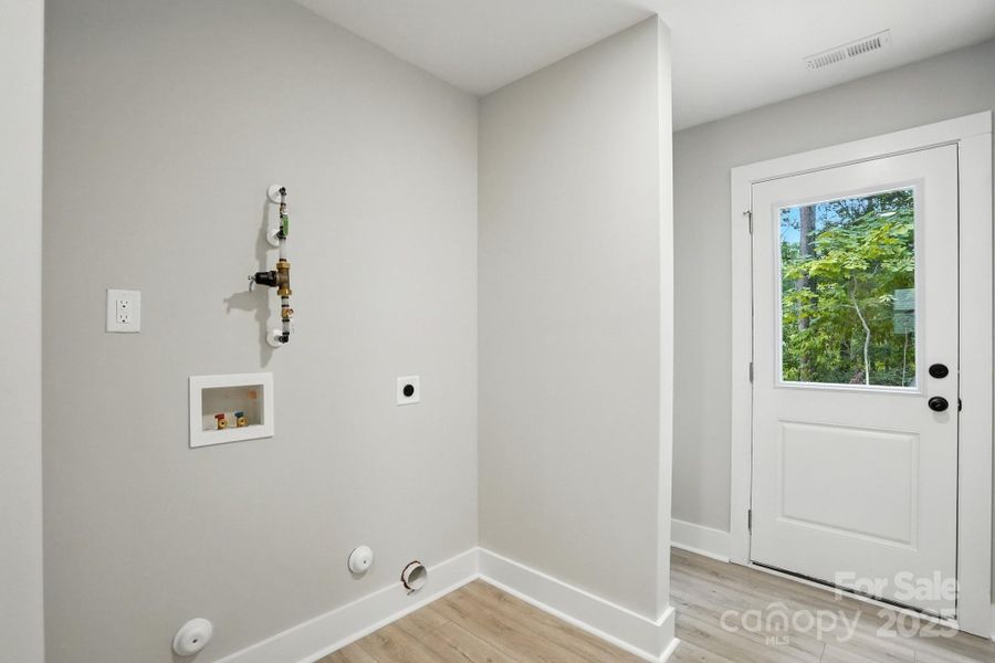 Mudroom/Laundry Area Mudroom/Laundry Area