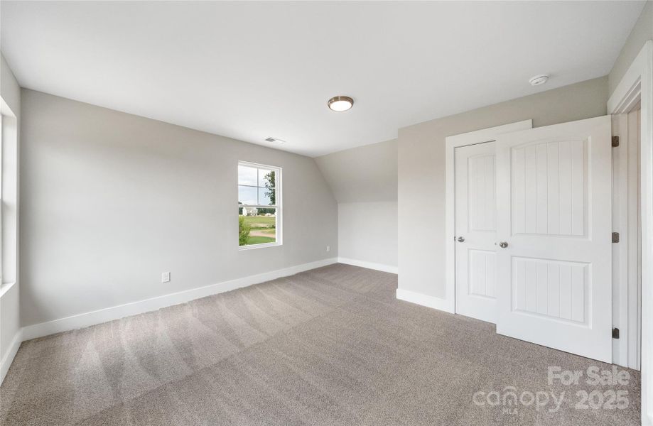 Spacious, unfurnished interior of a new home in , Stanfield (Image 17).