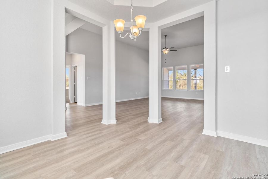 Spacious, unfurnished interior of a new home in Jordan's Ranch, San Antonio (Image 23).