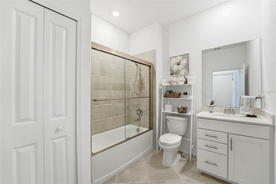 Furnished interior view inside a new home in , Venice (Image 32).