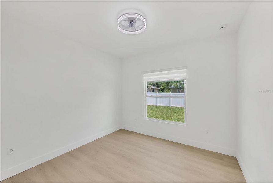 Spacious, unfurnished interior of a new home in , Port Charlotte (Image 14).