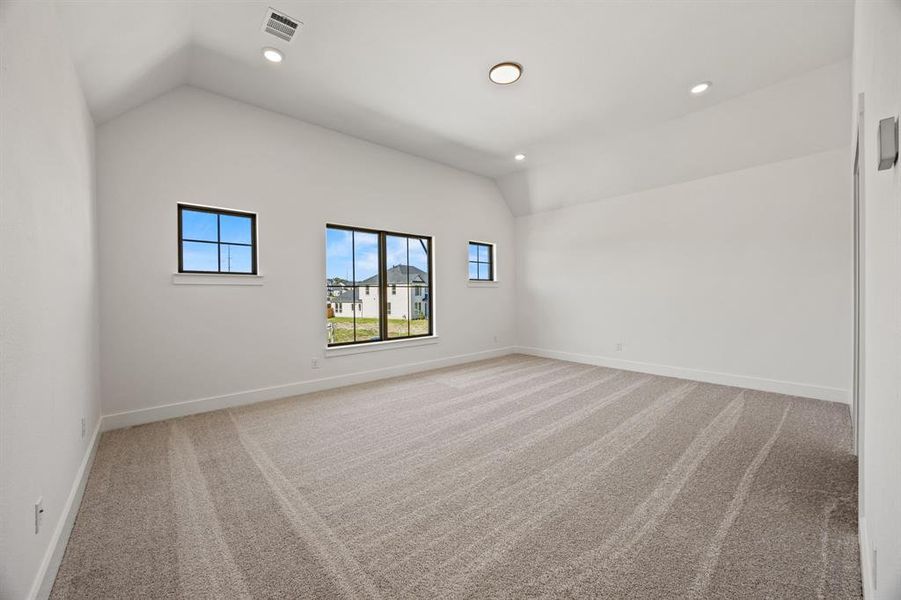 Spacious, unfurnished interior of a new home in Chatham Reserve, Providence Village (Image 19).