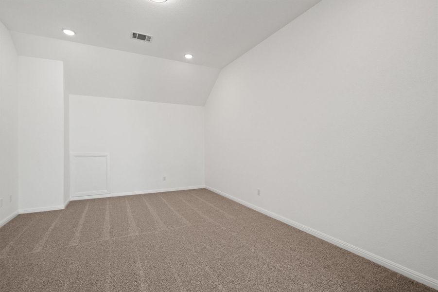Spacious, unfurnished interior of a new home in , Georgetown (Image 35).