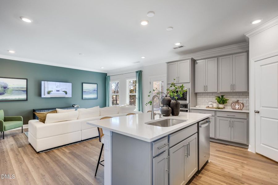 S_Pic_MayflowerIII_Kitchen_5of6