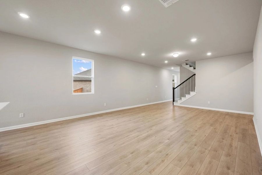 Spacious, unfurnished interior of a new home in Berry Creek Highlands, Georgetown (Image 31).
