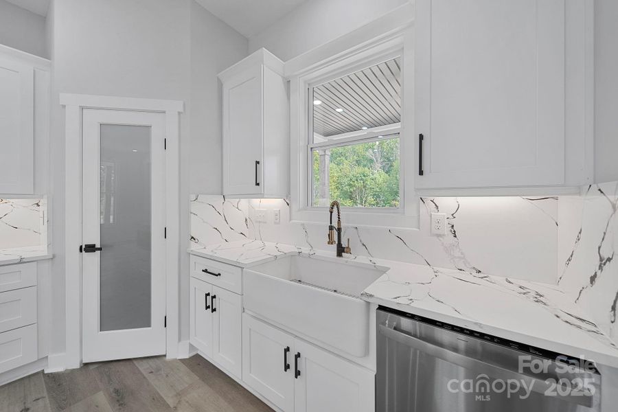 Furnished interior view inside a new home in , Kannapolis (Image 9).