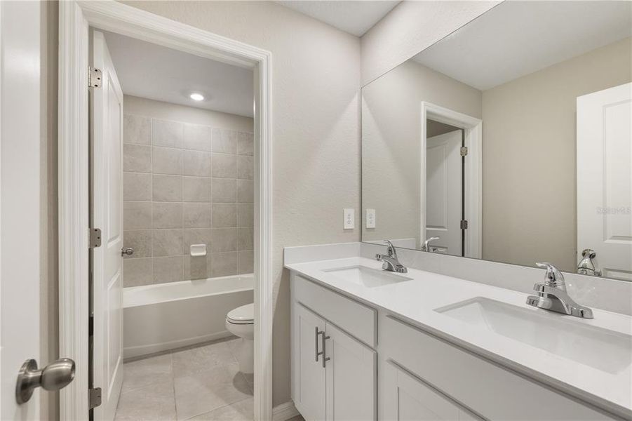 Furnished interior view inside a new home in , Bradenton (Image 10).