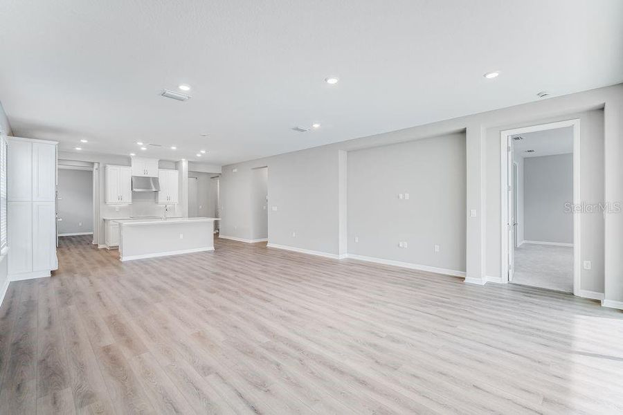 Spacious, unfurnished interior of a new home in Brookland Park, Auburndale (Image 31).