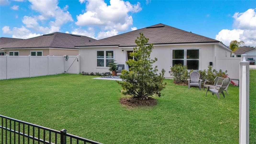Exterior details and patio area of a home in Sawmill Branch, Palm Coast (Image 30).