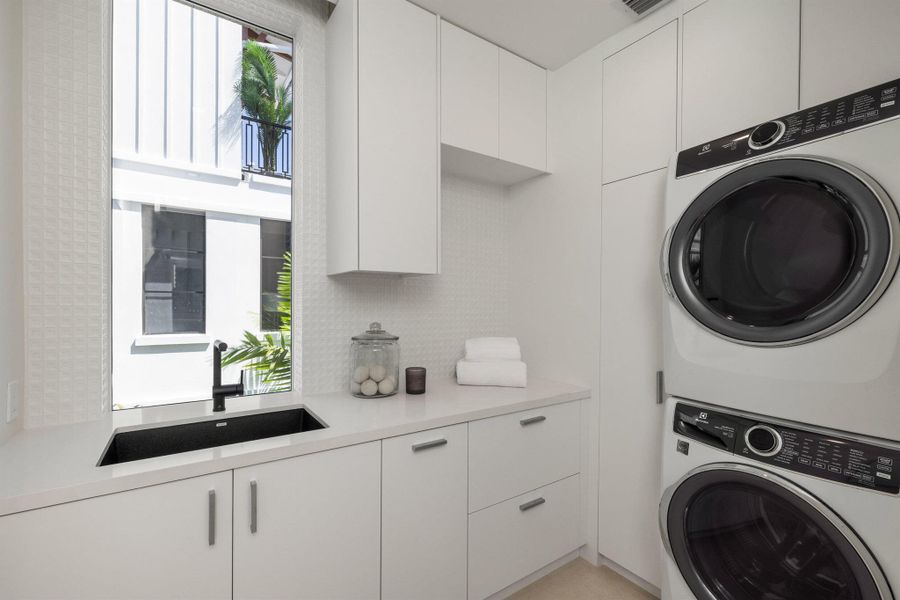 Close-up of interior finishes inside a home in , Delray Beach (Image 18).