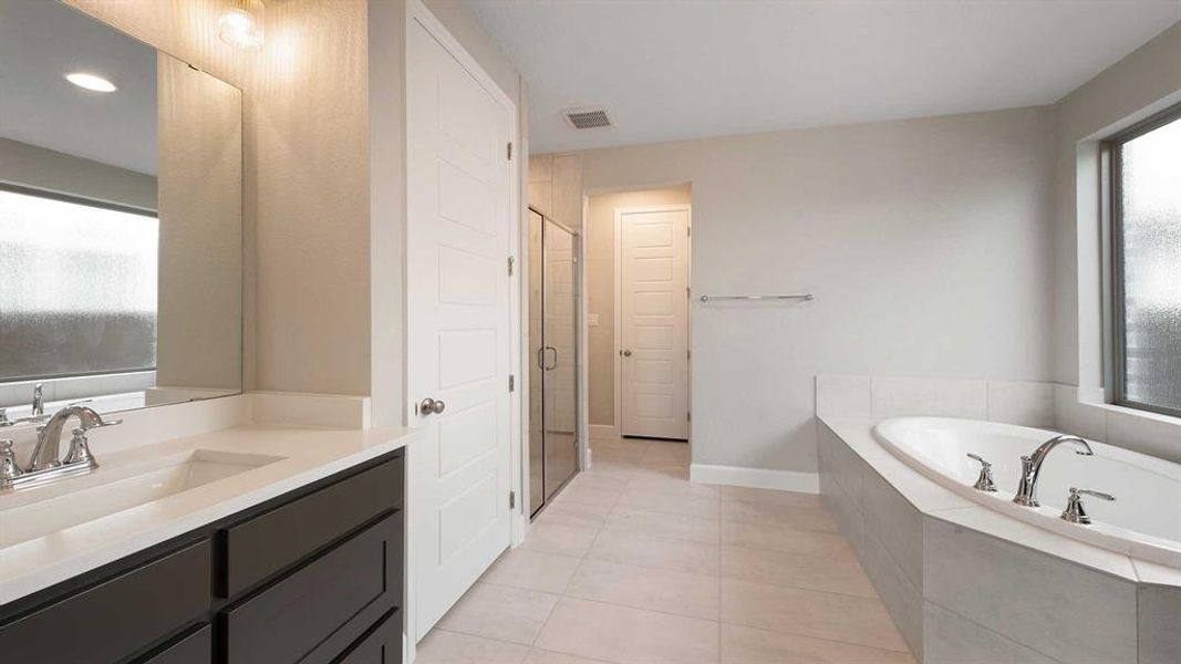 Furnished interior view inside a new home in North Sky, Celina (Image 13).