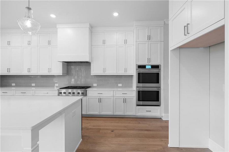 Furnished interior view inside a new home in Knollwood, Johns Creek (Image 17).