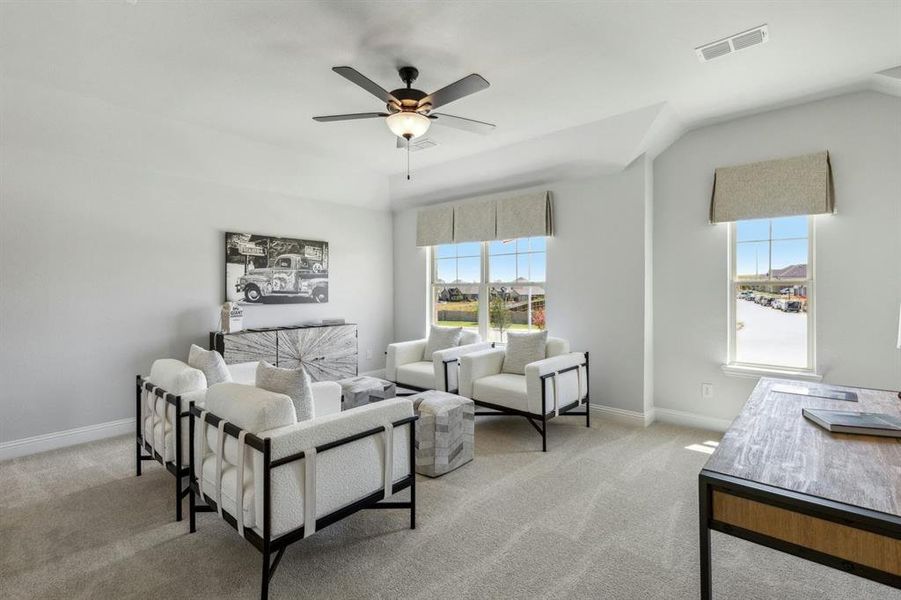 Furnished interior view inside a new home in Kentsdale Farms, DeSoto (Image 33).