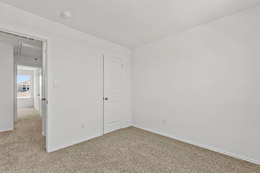 Spacious, unfurnished interior of a new home in Valverde, Bastrop (Image 18).