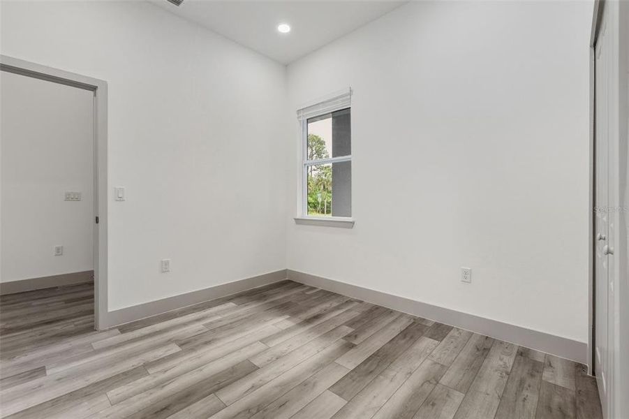 Spacious, unfurnished interior of a new home in , Port Charlotte (Image 19).