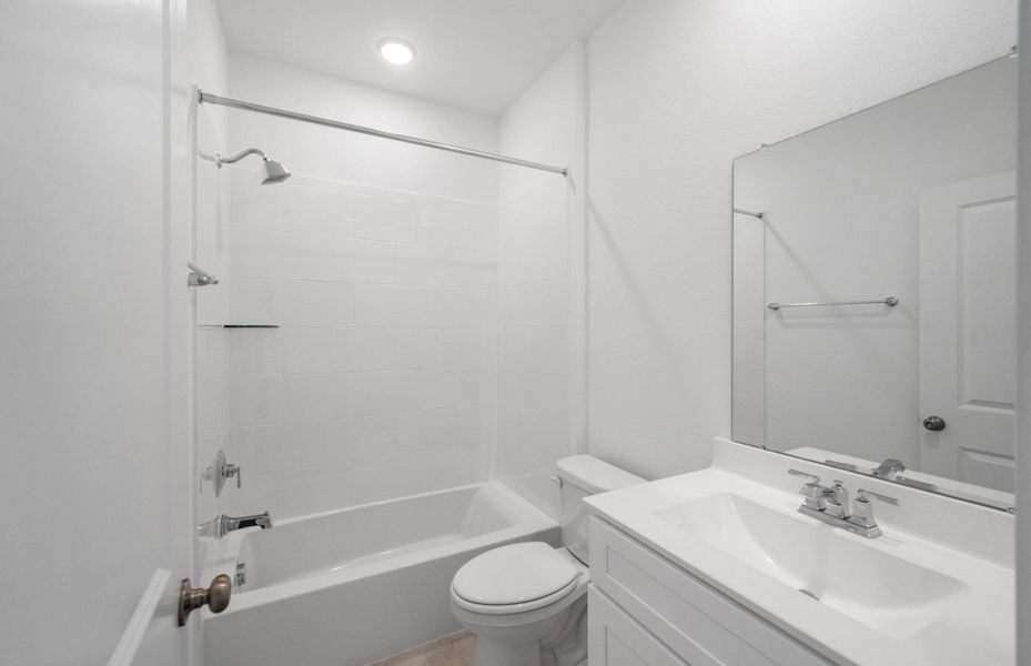 Furnished interior view inside a new home in River Ranch, Dayton (Image 7).