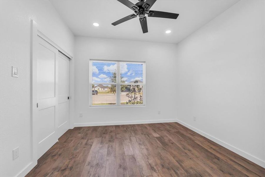 Spacious, unfurnished interior of a new home in , Hewitt (Image 13).