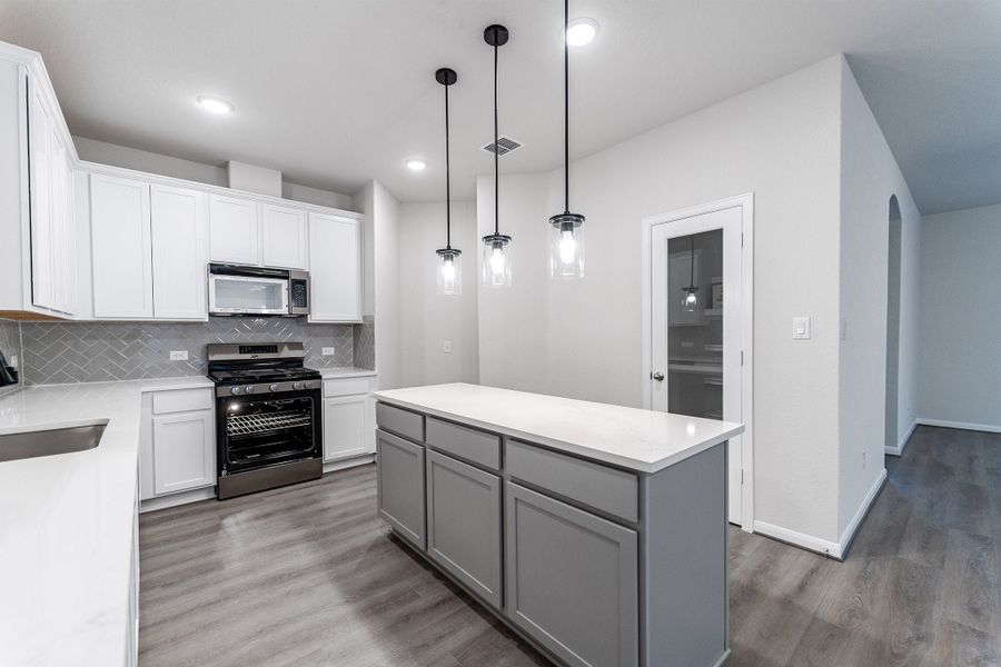 Furnished interior view inside a new home in Homestead, Schertz (Image 5).