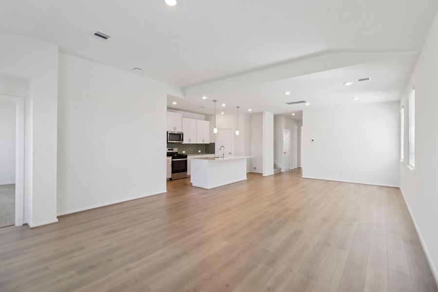 Spacious, unfurnished interior of a new home in Pine Lake Cove - Premier Series, Montgomery (Image 28).