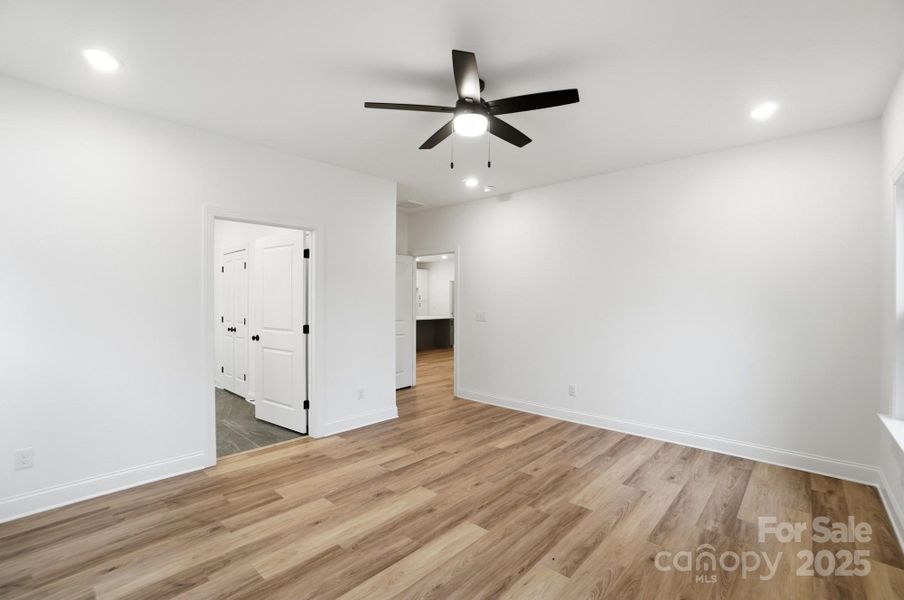 Spacious, unfurnished interior of a new home in , Kings Mountain (Image 19).