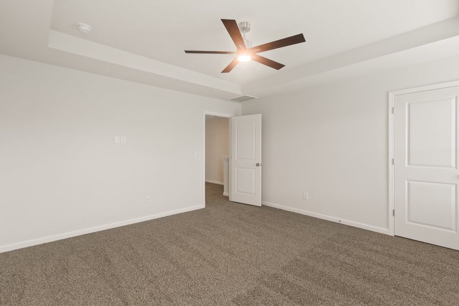 Representative unfurnished interior of a home built from the Palm by Veranda Homes in Hitchcock Preserve, Aiken (Image 17).