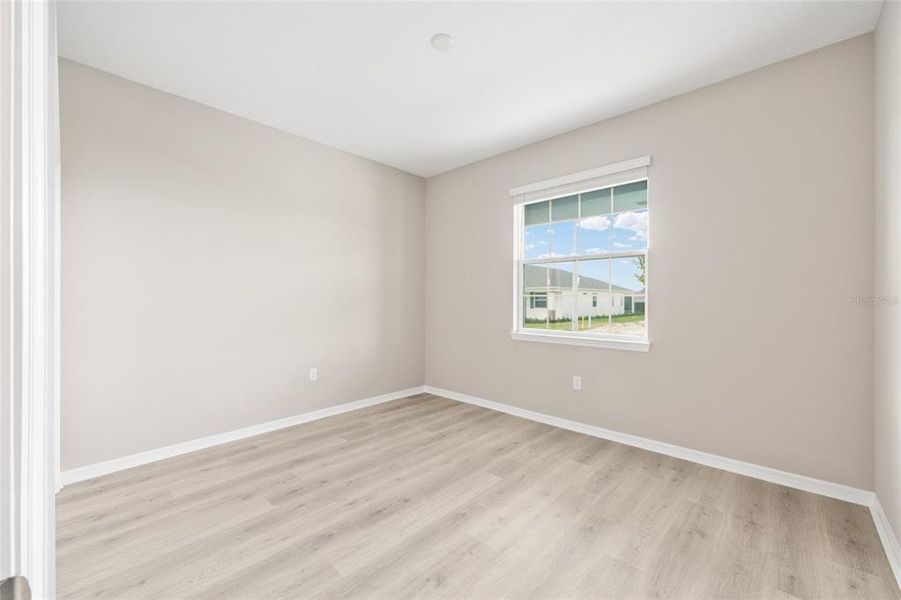 Spacious, unfurnished interior of a new home in , Ocala (Image 33).