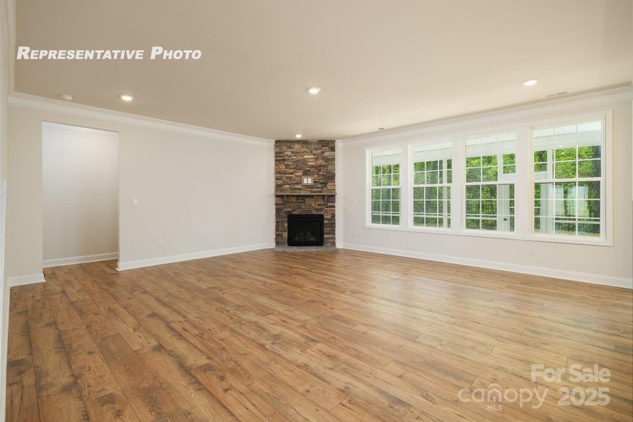 Spacious, unfurnished interior of a new home in Sylvan Creek, Denver (Image 37).