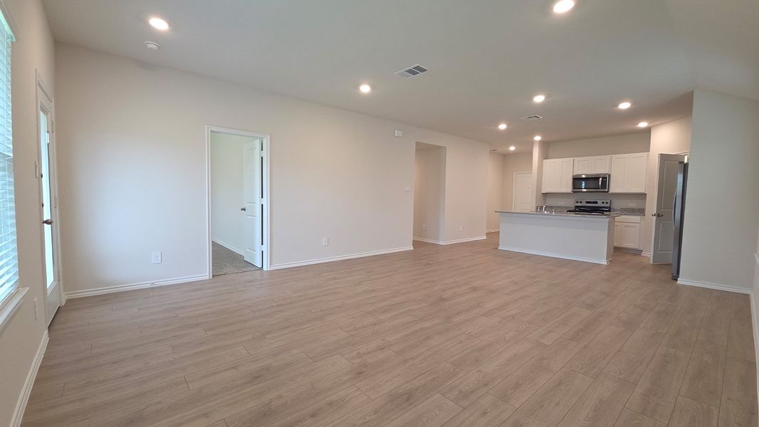 Spacious, unfurnished interior of a new home in Wildwood, Royse City (Image 23).