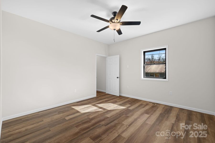 Spacious, unfurnished interior of a new home in , Bryson City (Image 21).