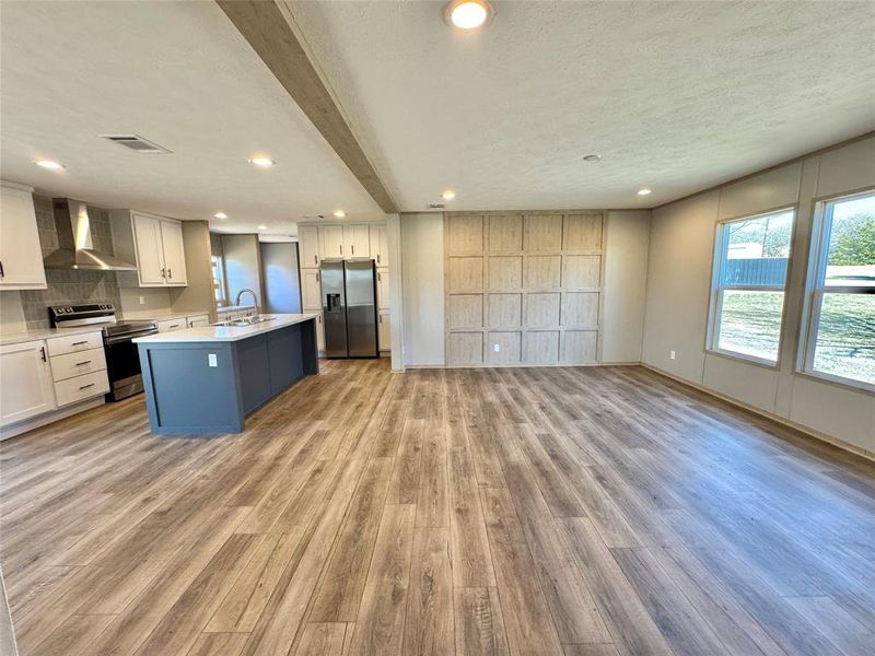Spacious, unfurnished interior of a new home in , Nocona (Image 19).