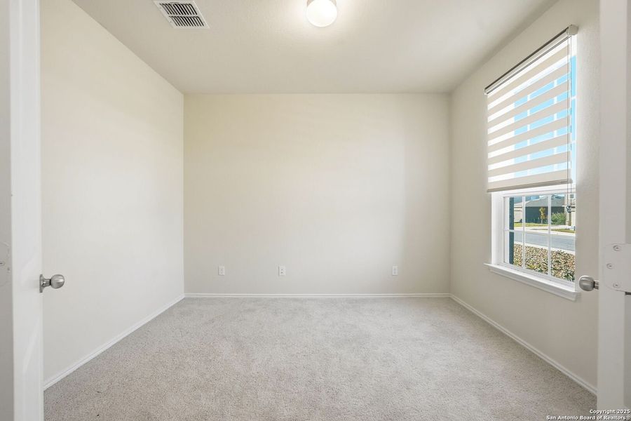 Spacious, unfurnished interior of a new home in Cinco Lakes, San Antonio (Image 12). Spacious, unfurnished interior of a new home in Cinco Lakes, San Antonio (Image 12).