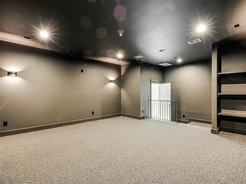 Spacious, unfurnished interior of a new home in , Gunter (Image 30).