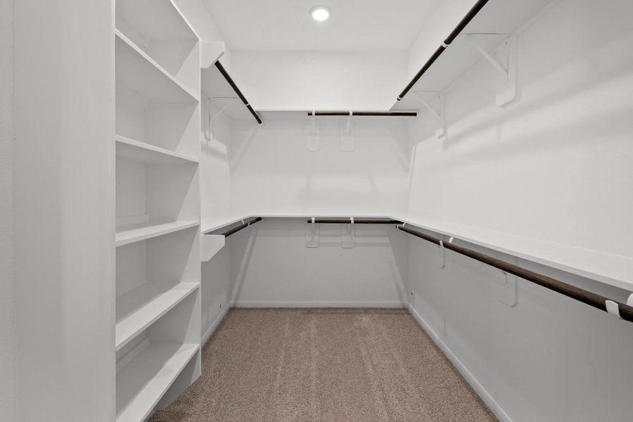 Spacious, unfurnished interior of a new home in The Meadows at Imperial Oaks 60', Conroe (Image 24).