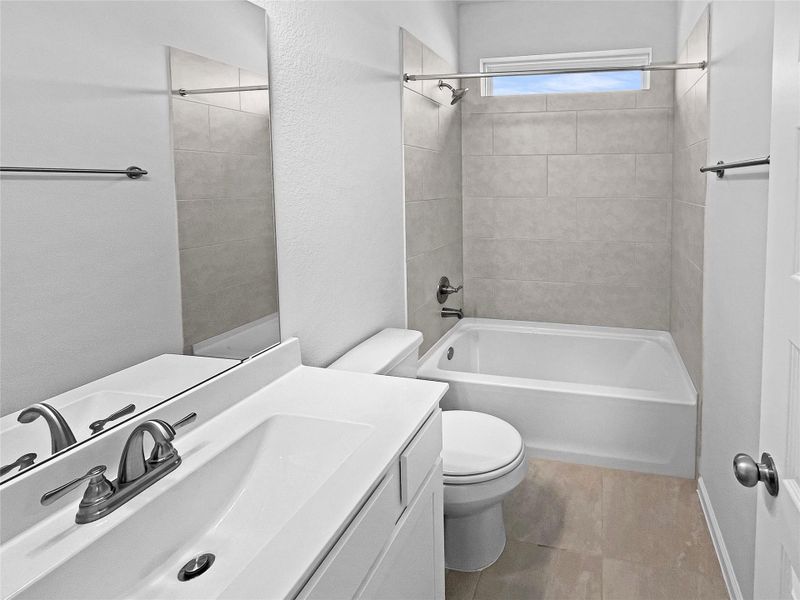 The Princeton II- Hall Bath 2 The Princeton II- Hall Bath 2