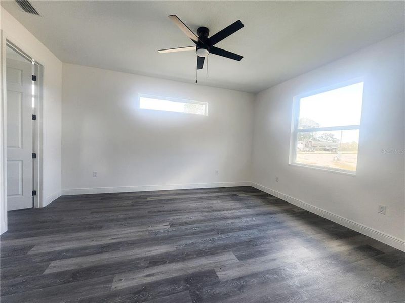 Spacious, unfurnished interior of a new home in , Dunnellon (Image 15).