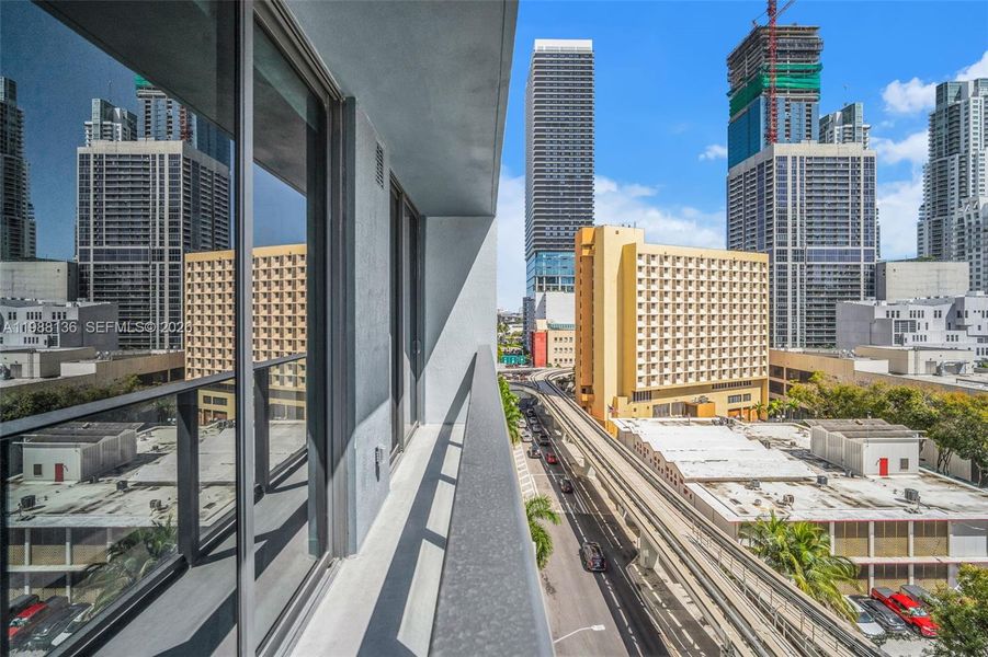 Condo located in Miami, FL showcasing its design and architecture (Image 2). Condo located in Miami, FL showcasing its design and architecture (Image 2).