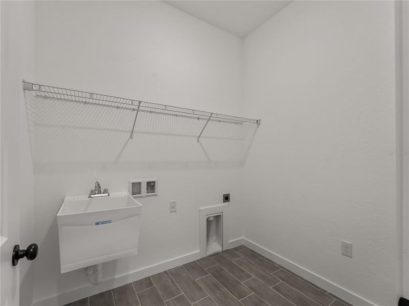 Spacious, unfurnished interior of a new home in , North Port (Image 17).