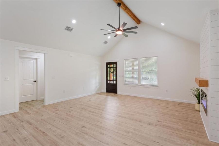Spacious, unfurnished interior of a new home in , Waco (Image 14).